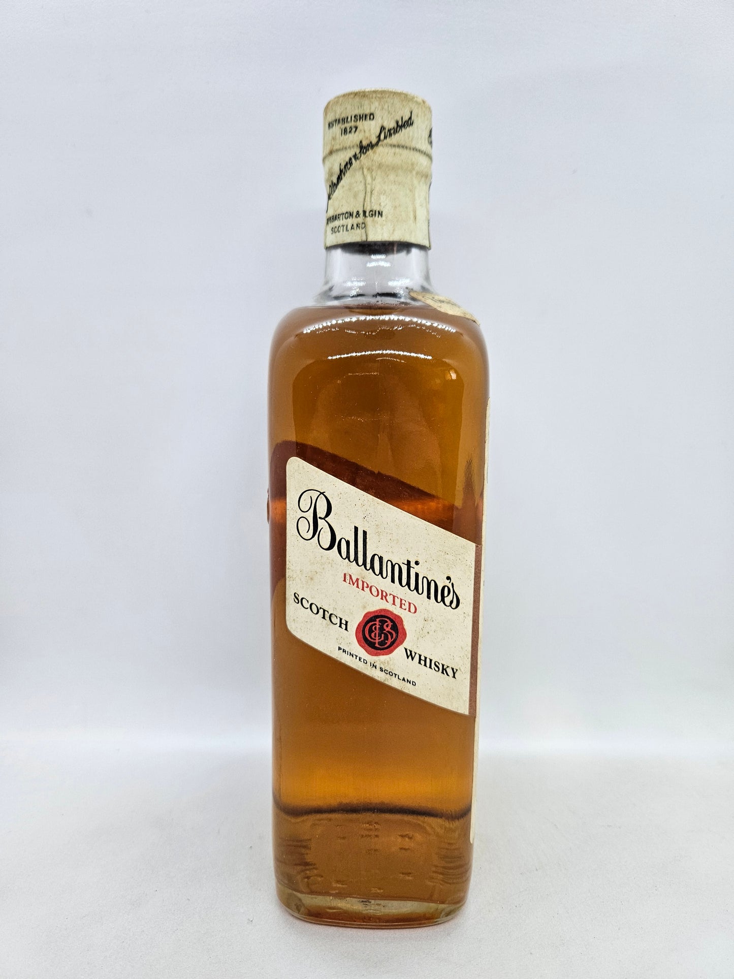 Ballantine's finest blended scotch whisky bottle cork