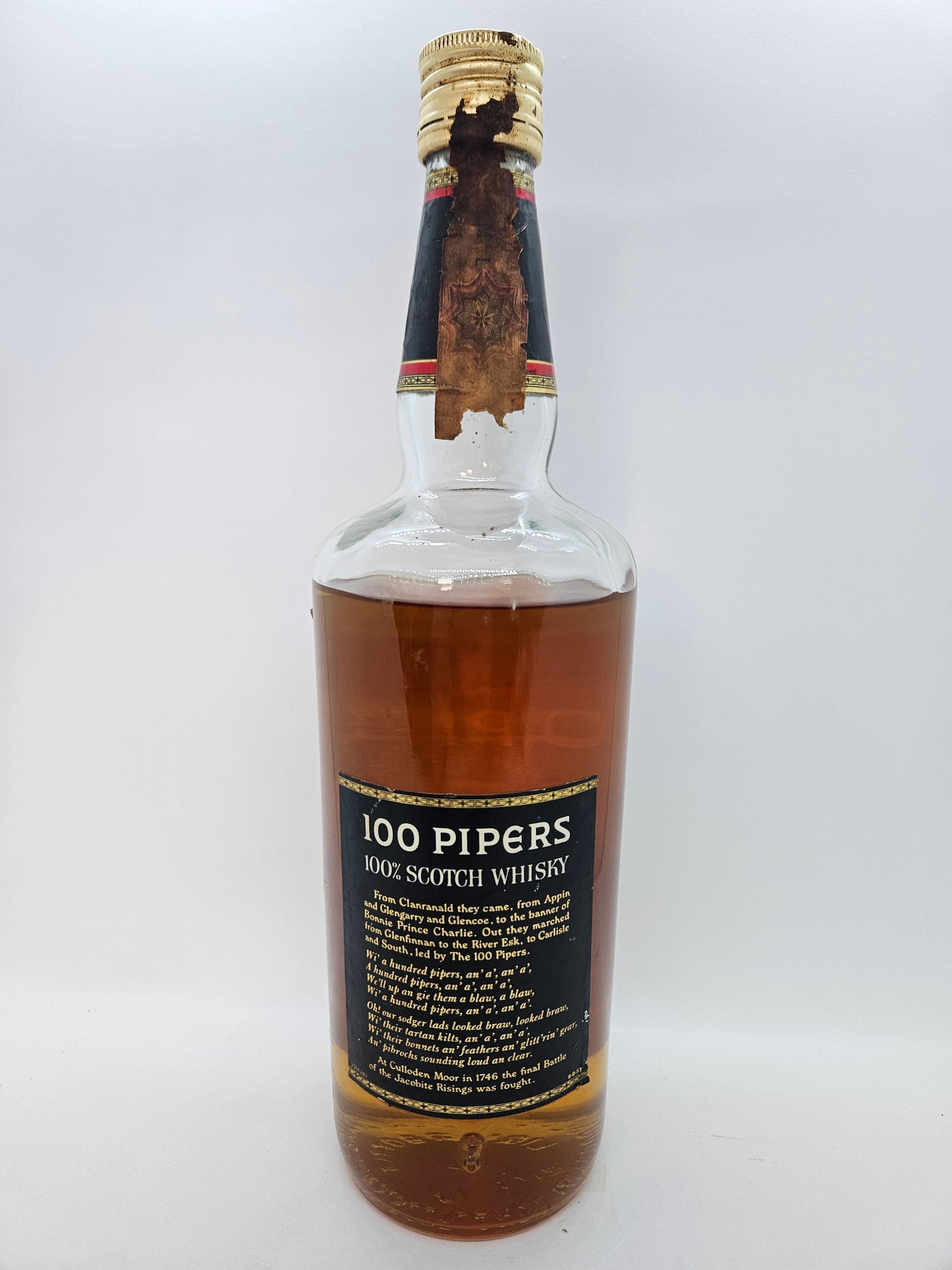 100 Pipers de luxe scotch whisky