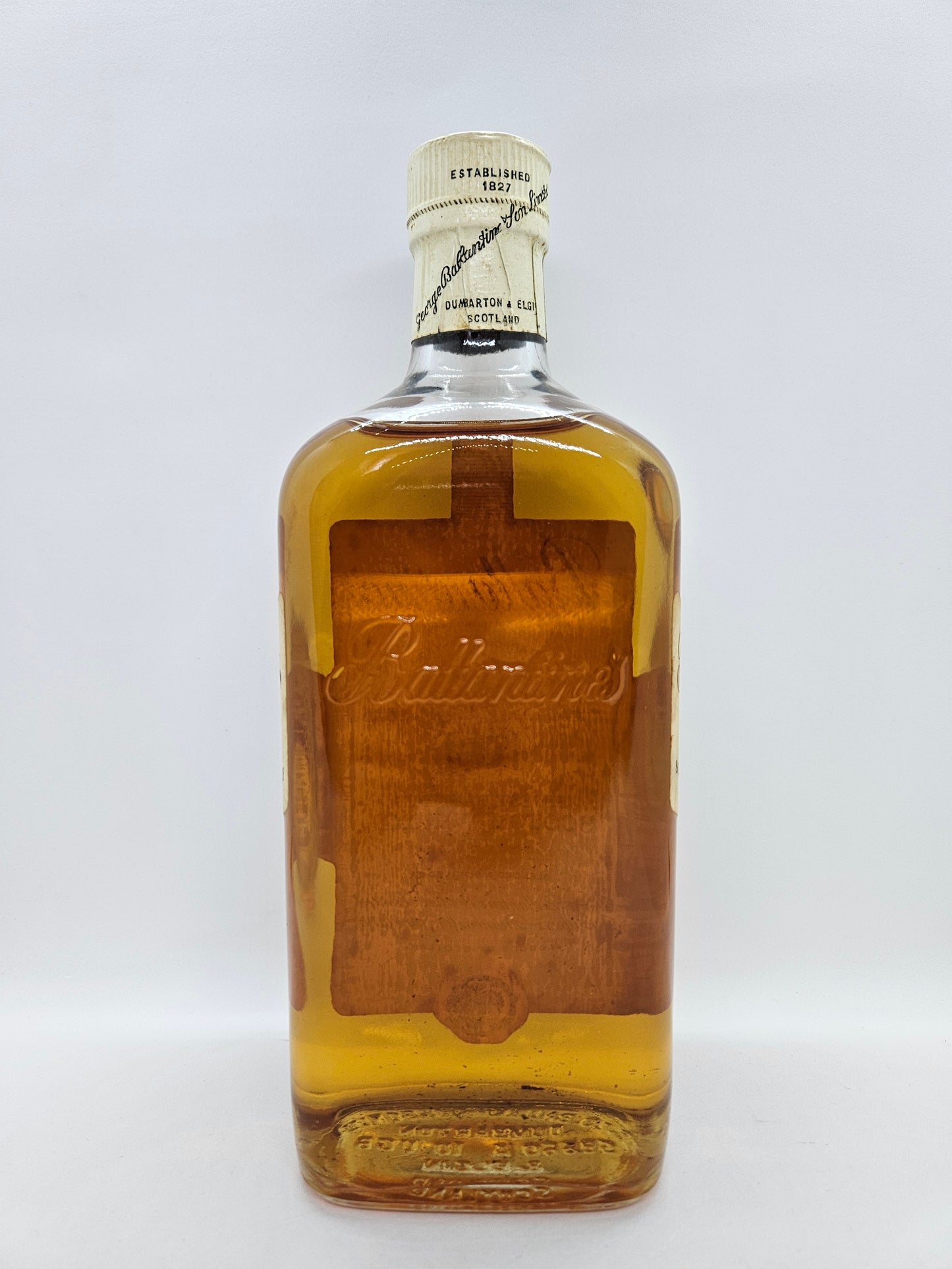 Ballantine's finest blended scotch whisky bottle cork