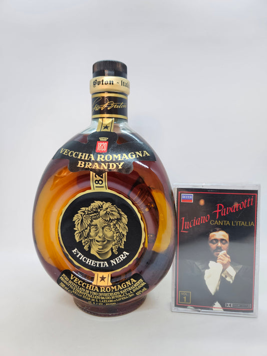 Luciano Pavarotti Vecchia Romagna etichetta nera brandy